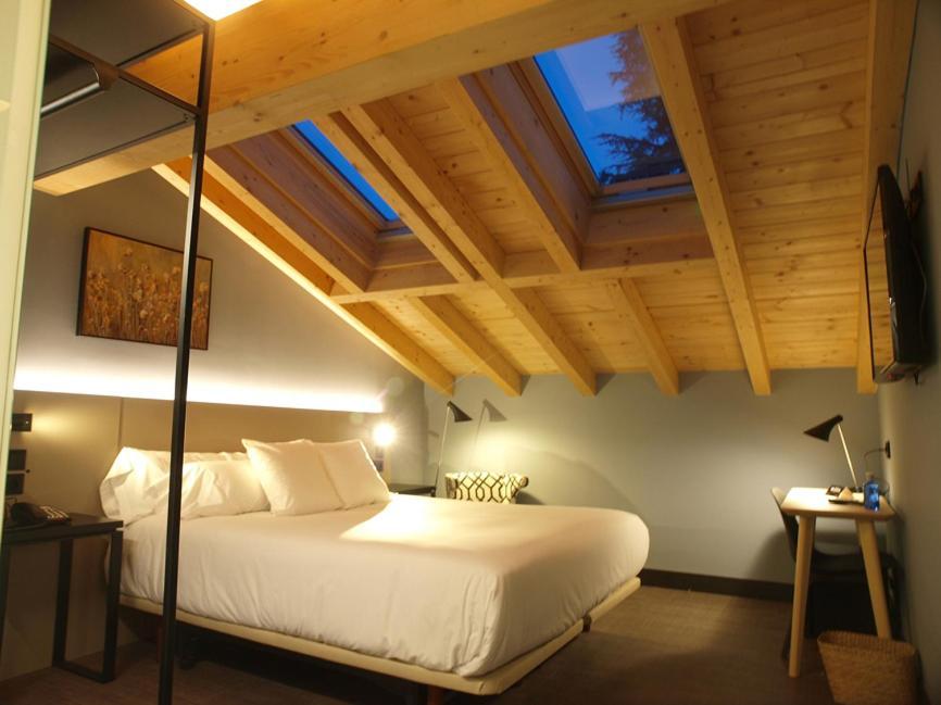 Hotel M&uga Hotela 2*