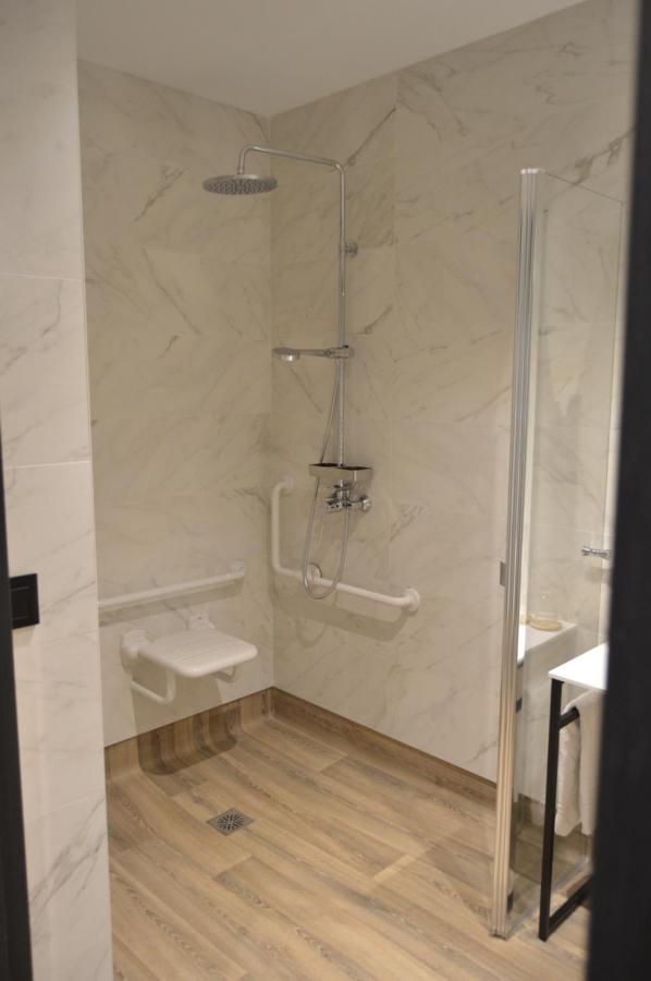 Hotel M&uga Hotela 2*